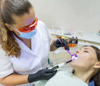 What are the warning signs of oral cancer